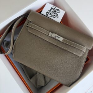06. Hermès Bag Men Taupe