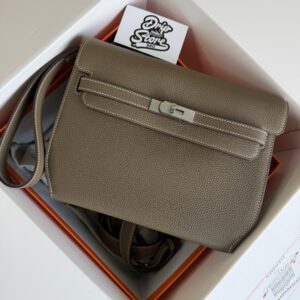 06. Hermès Bag Men Taupe