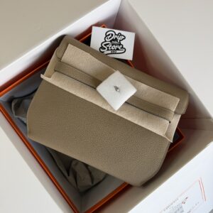 04. Hermès Bag Men Beige