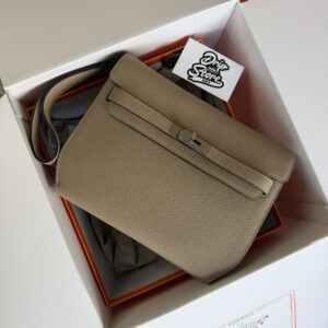 04. Hermès Bag Men Beige