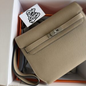 04. Hermès Bag Men Beige