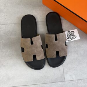 Hermès Izmir Taupe Suede